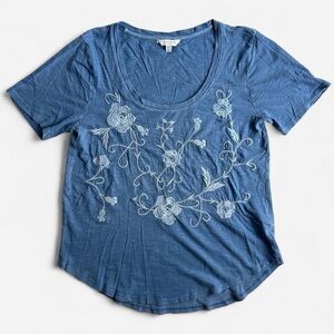 100% Cotton Soft Blue Embroidered Floral Lucky Brand Top Size Medium